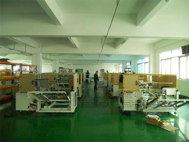 成型自動開箱機